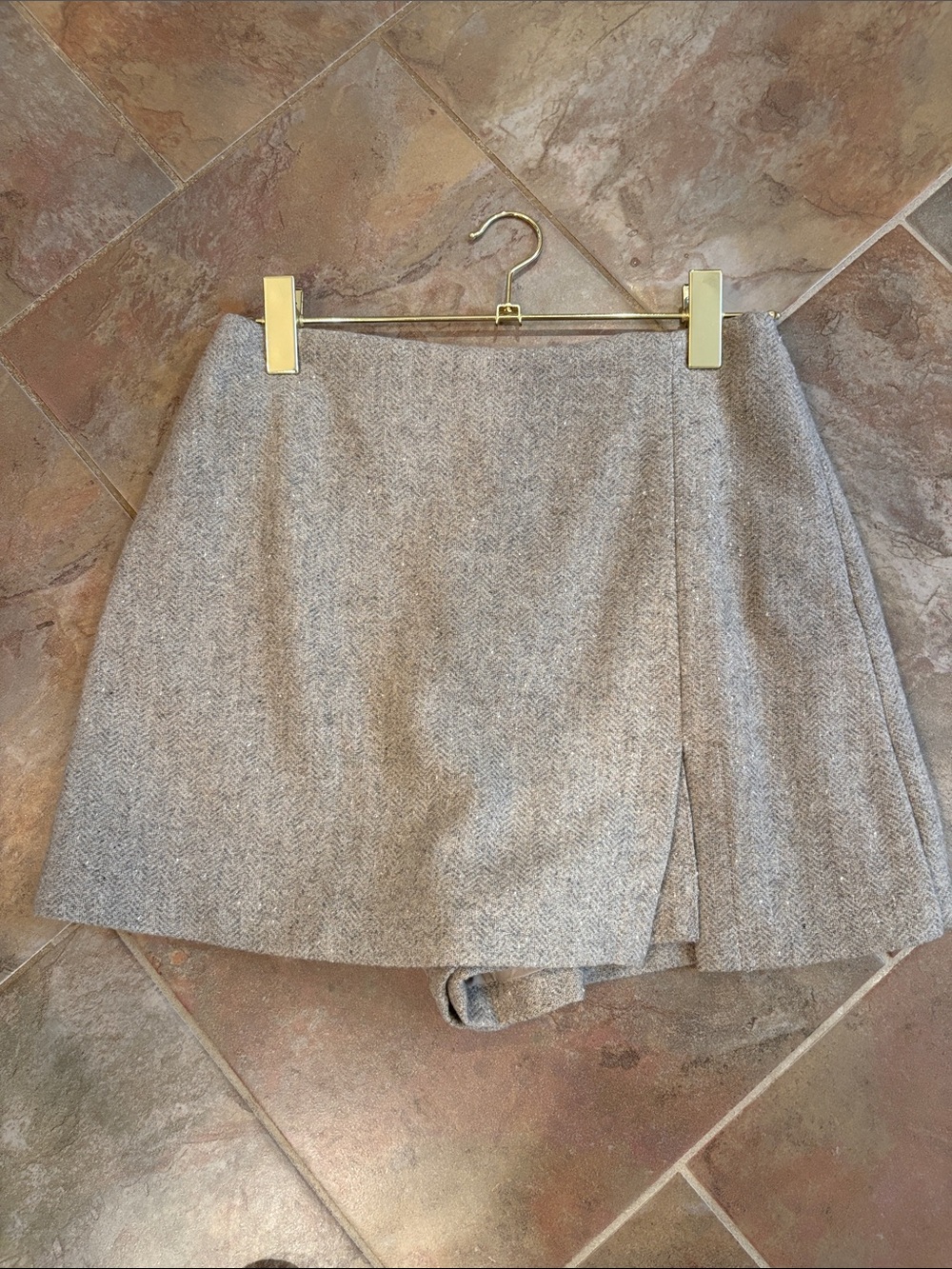 VESTIQUE WOOL SKORT- size medium NWOT
